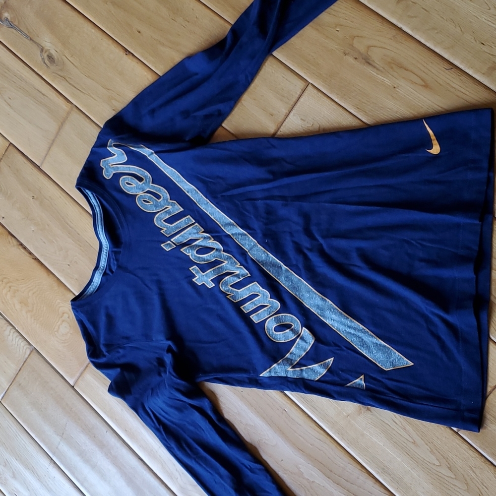 Like New Nike WV long-sleeved fitted lite T shirt,Med